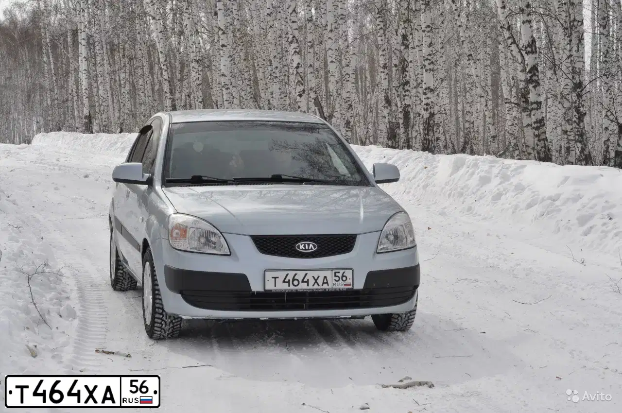 Фото автомобиля KIA RIO, 2016 — госномер Т464ХА56. Цвет: КРАСНЫЙ