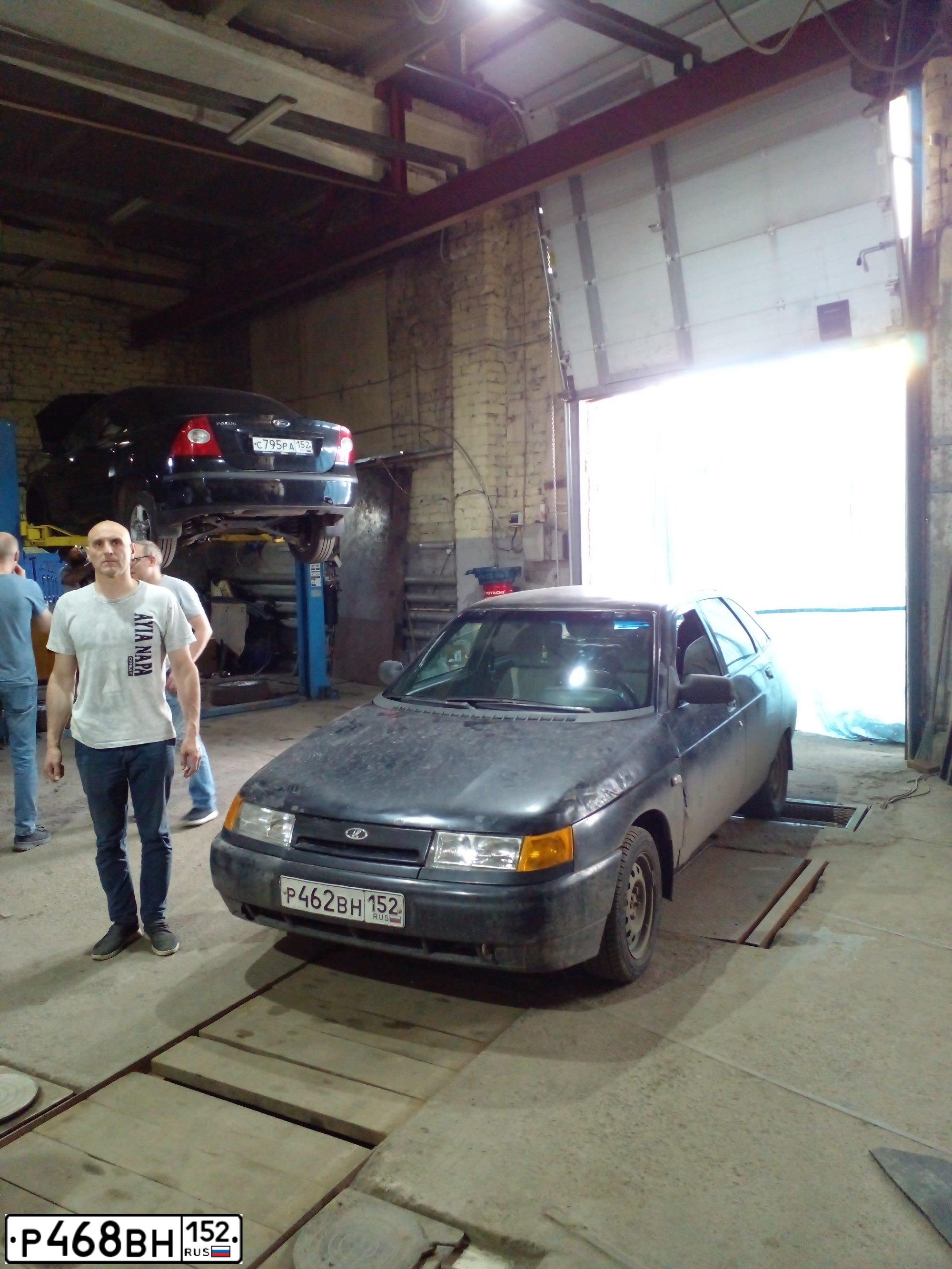 Фото автомобиля LADA 2112, 2002 — госномер Т540ТО152. Цвет: ЧЕРНЫЙ