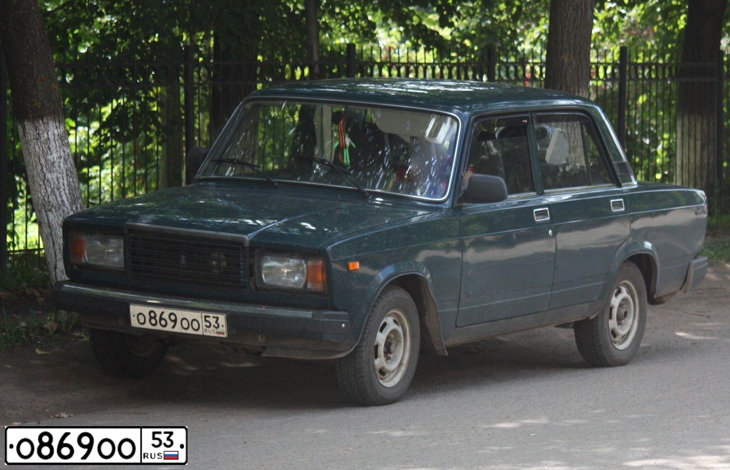 Фото автомобиля LADA 2107, 2008 — госномер О869ОО53. Цвет: ТЕМНО-ЗЕЛЕНЫЙ