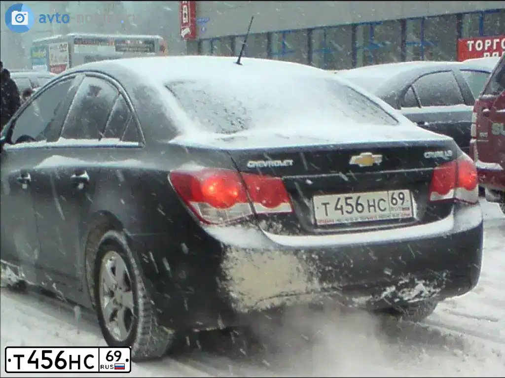 Фото автомобиля CHEVROLET CRUZE, 2010 — госномер К175ВН53. Цвет: ЧЕРНЫЙ