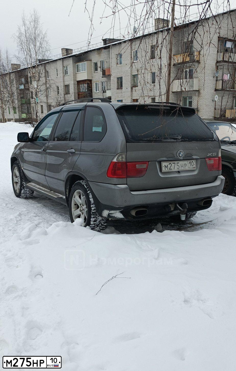 Фото автомобиля BMW X5, 2005 — госномер К111ХМ10. Цвет: Серый
