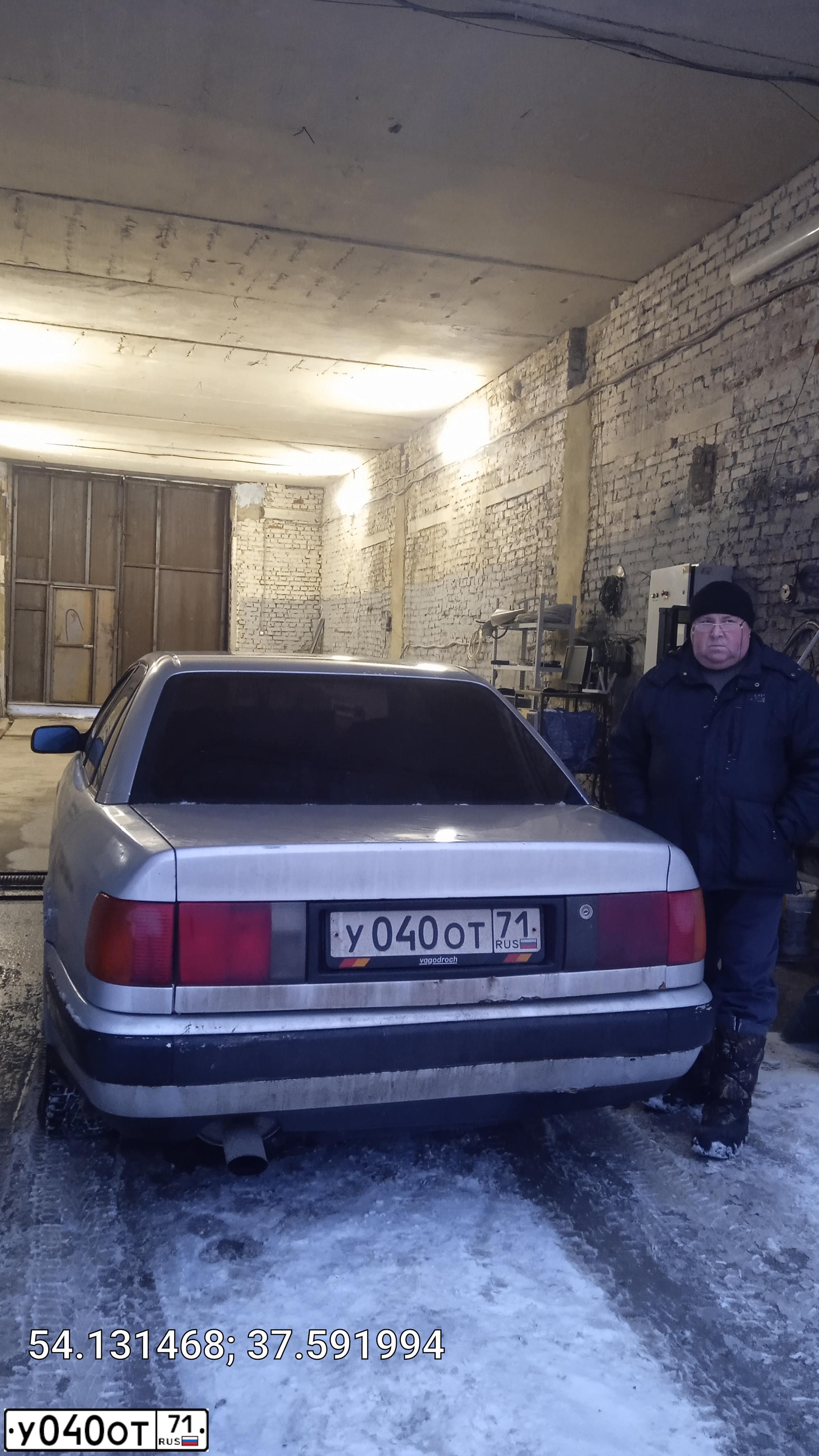 Фото автомобиля AUDI 100, 1991 — госномер Т513ОВ32. Цвет: БЕЛЫЙ СВЕТЛО-СЕРЫЙ
