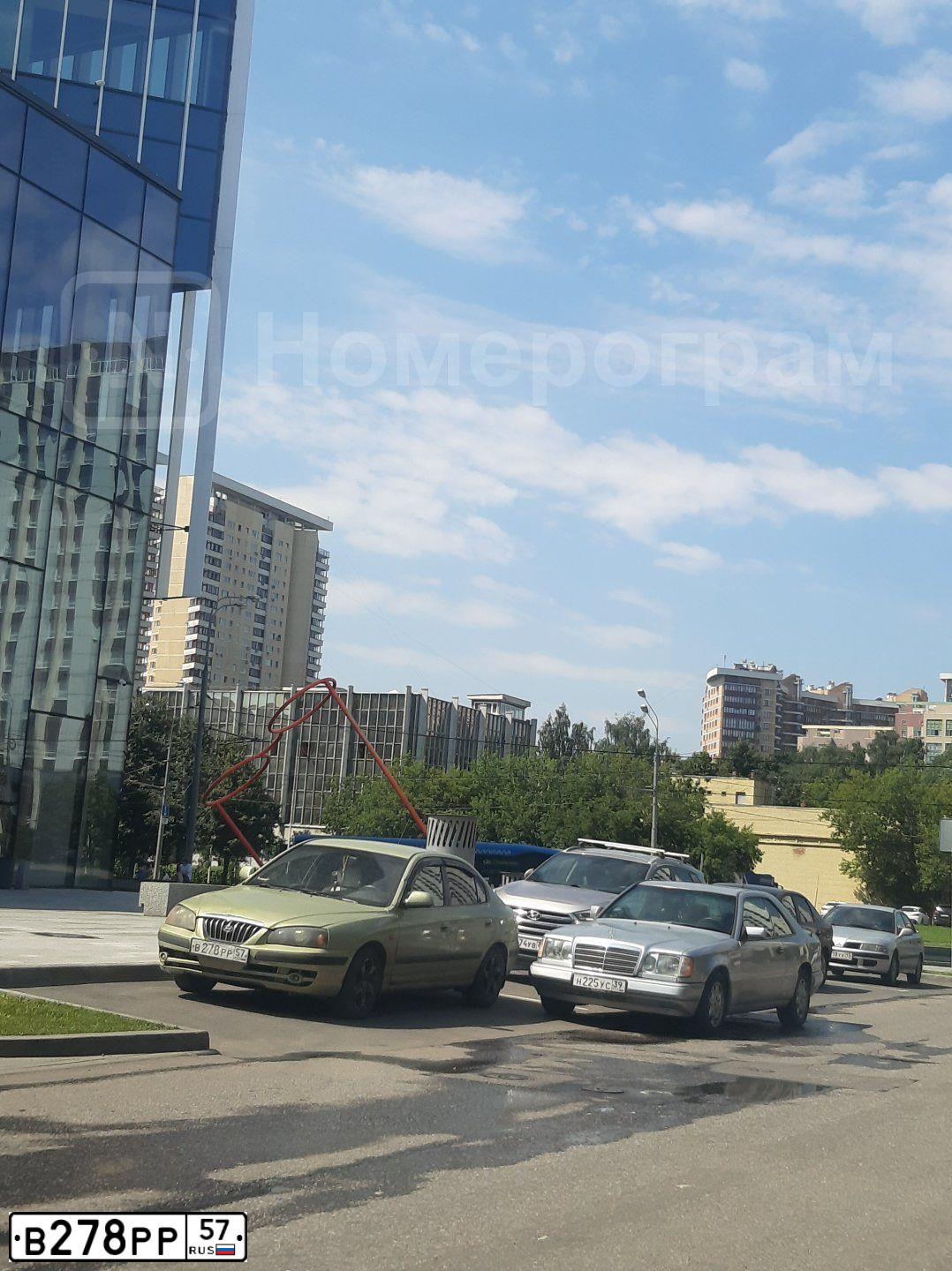 Фото автомобиля HYUNDAI ELANTRA, 2003 — госномер В278РР57. Цвет: ЗЕЛЕНЫЙ