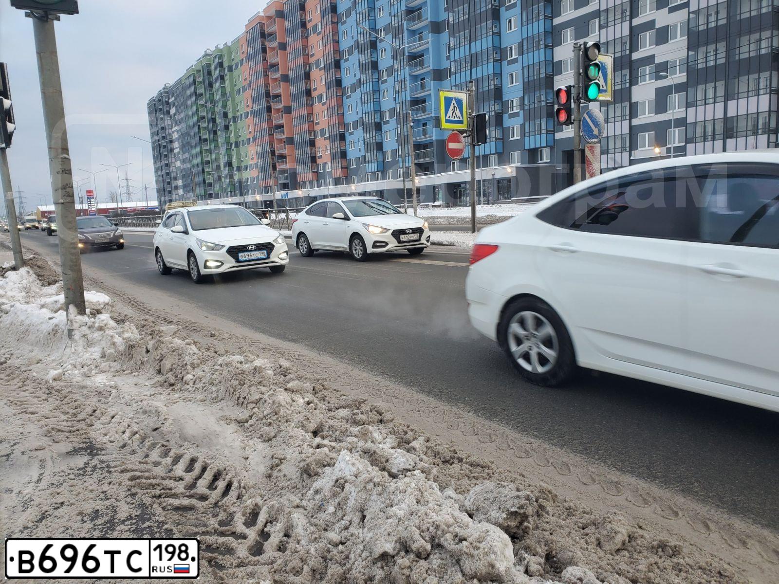 Фото автомобиля HYUNDAI SOLARIS, 2019 — госномер В696ТС198. Цвет: БЕЛЫЙ
