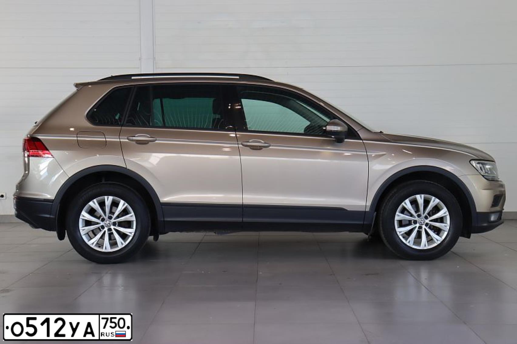 Фото автомобиля VOLKSWAGEN TIGUAN, 2019 — госномер Т902АУ58. Цвет: БЕЖЕВЫЙ
