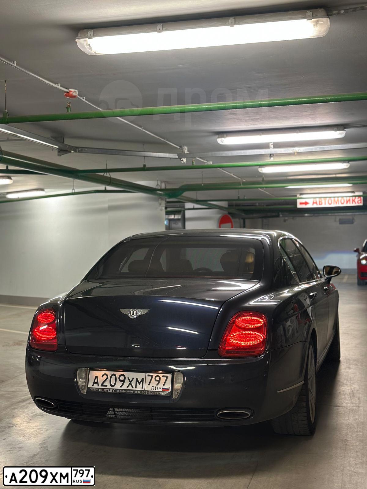 Фото автомобиля BENTLEY CONTINENTAL, 2005 — госномер А209ХМ797. Цвет: Темно-синий