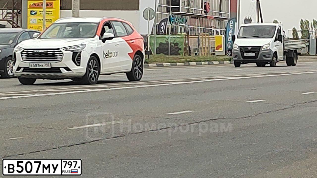Фото автомобиля MERCEDES CLA-KLASSE, 2015 — госномер Х423СН763. Цвет: ФИОЛЕТОВЫЙ