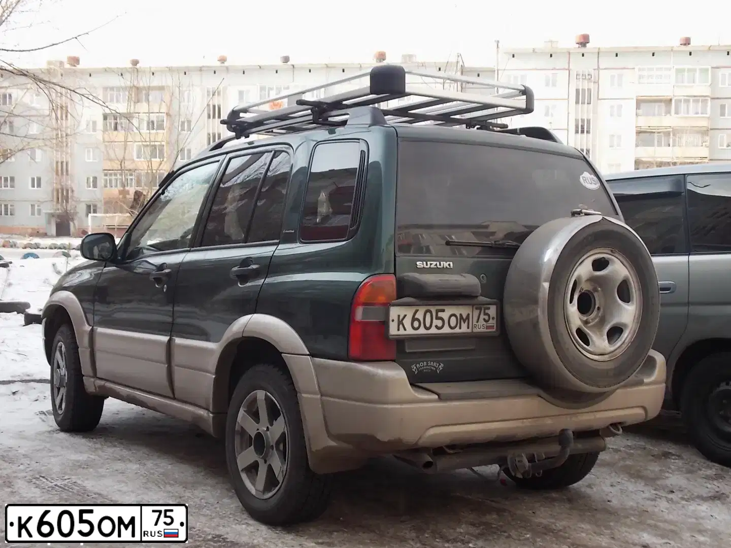 Фото автомобиля SUZUKI /GRAND/ VITARA, 2000 — госномер Е030ОО90. Цвет: ЗЕЛЕНЫЙ
