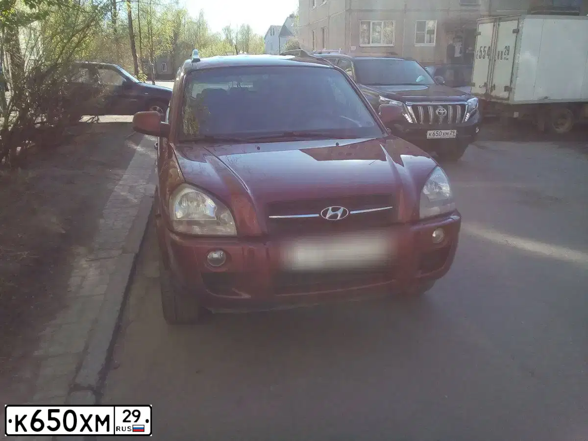 Фото автомобиля TOYOTA LANDCRUISER, 2013 — госномер К650ХМ29. Цвет: ЧЕРНЫЙ