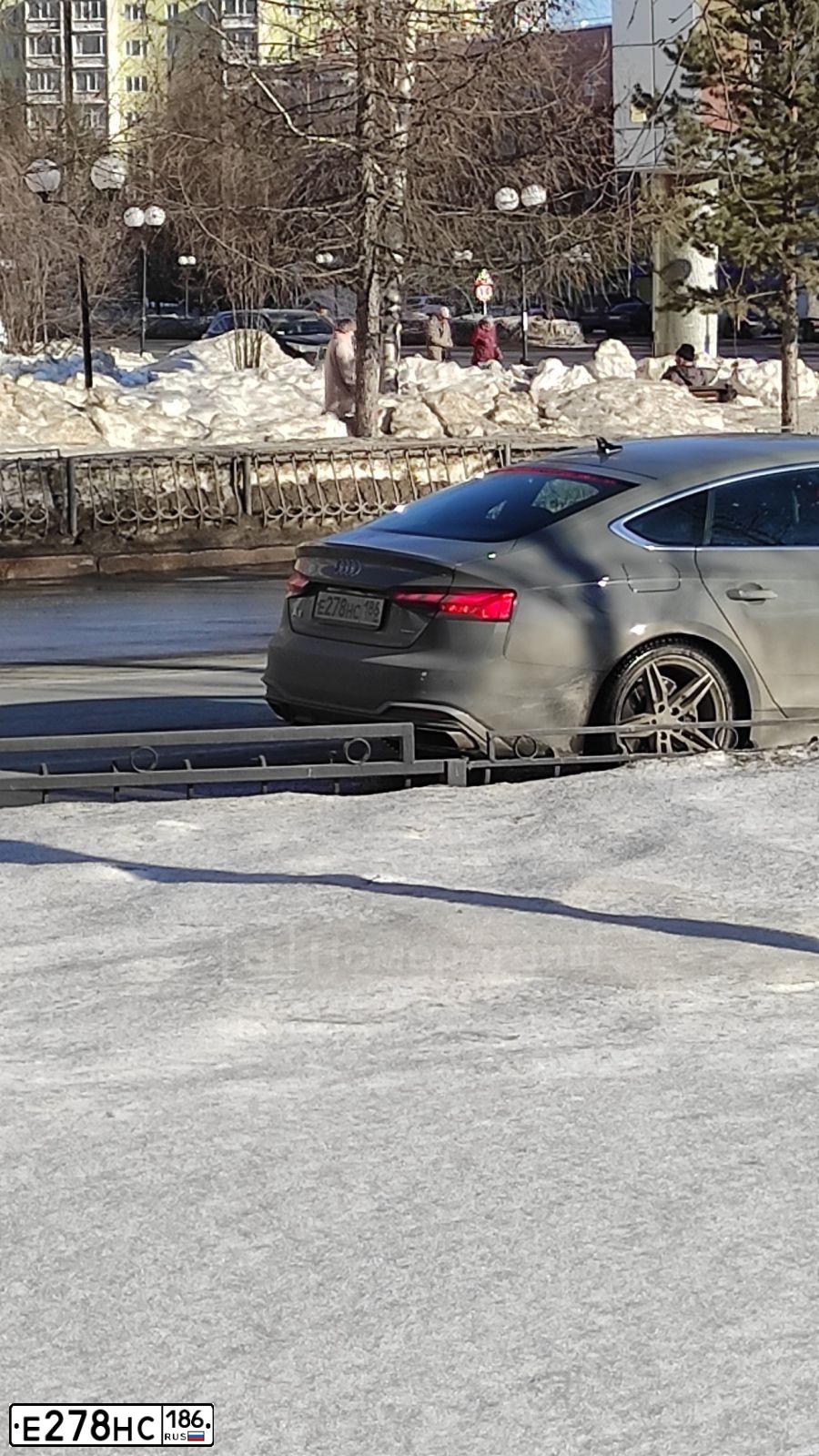 Фото автомобиля AUDI A5 SPORTBACK, 2022 — госномер Е278НС186. Цвет: СЕРЫЙ