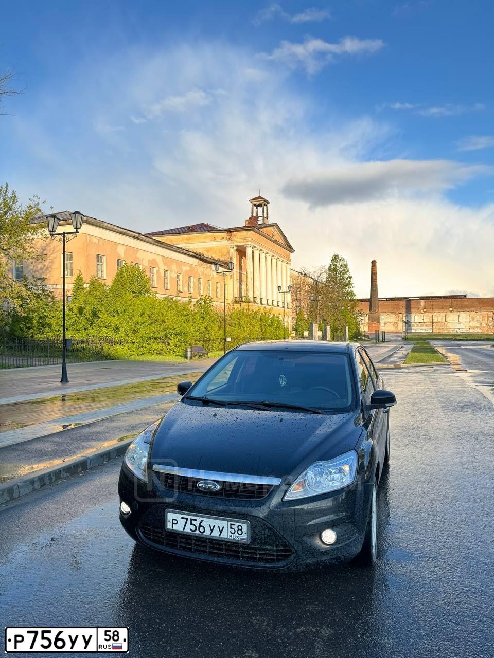 Фото автомобиля FORD FOCUS, 2009 — госномер Р756УУ58. Цвет: ЧЕРНЫЙ