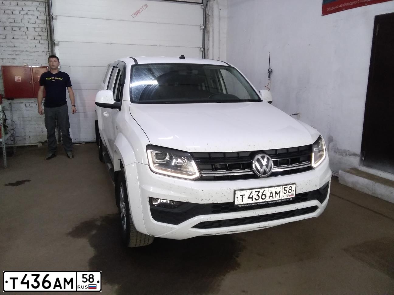Фото автомобиля VOLKSWAGEN AMAROK, 2018 — госномер Т436АМ58. Цвет: БЕЛЫЙ