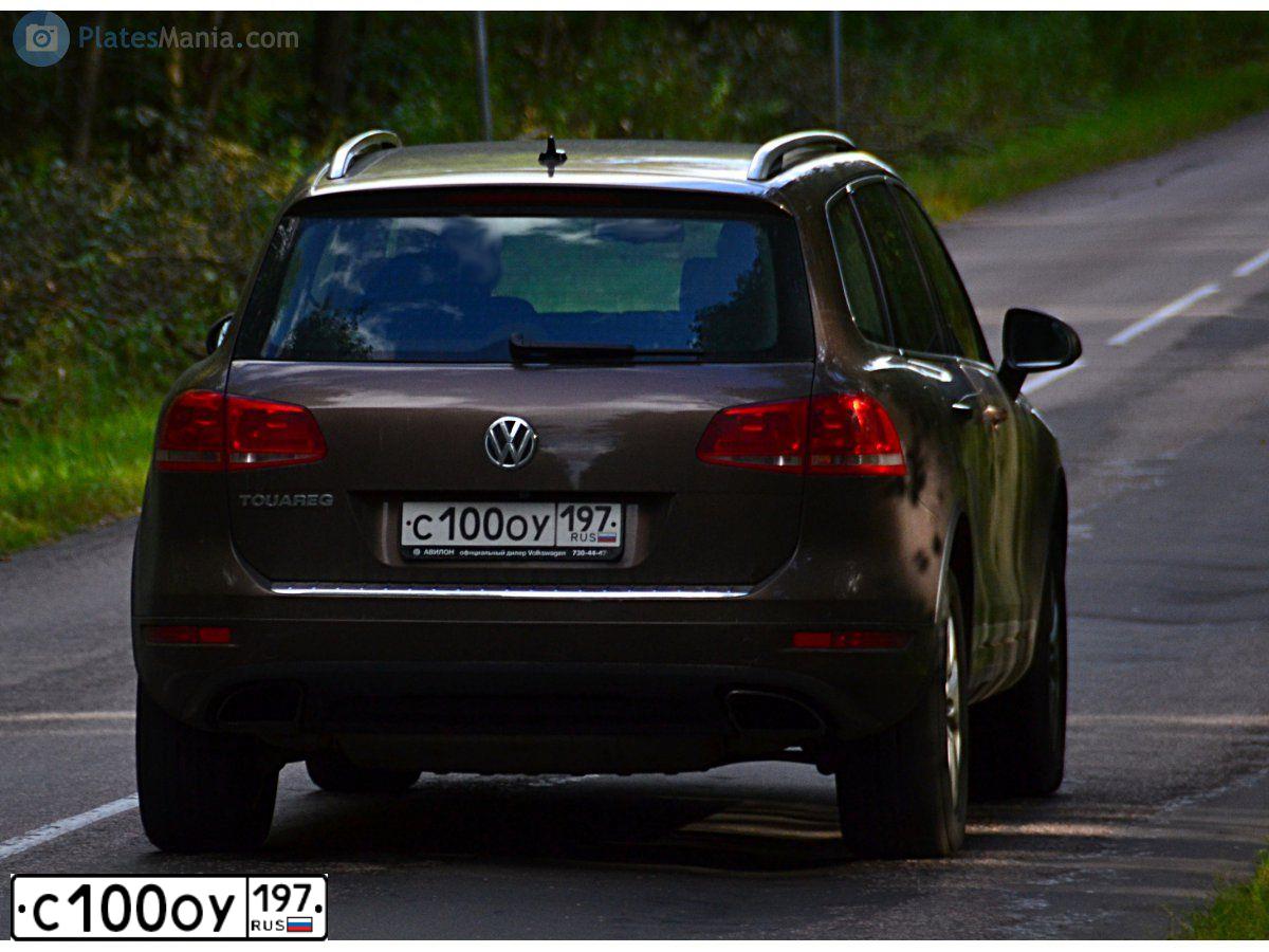 Фото автомобиля VOLKSWAGEN TOUAREG, 2011 — госномер С100ОУ197. Цвет: КОРИЧНЕВЫЙ