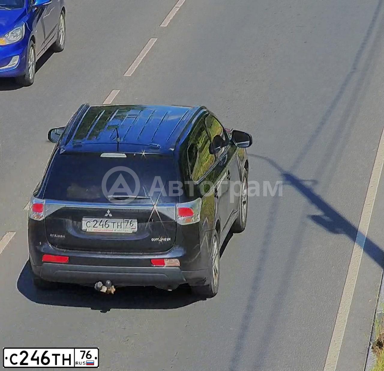 Фото автомобиля MITSUBISHI OUTLANDER, 2013 — госномер С246ТН76. Цвет: ЧЕРНЫЙ