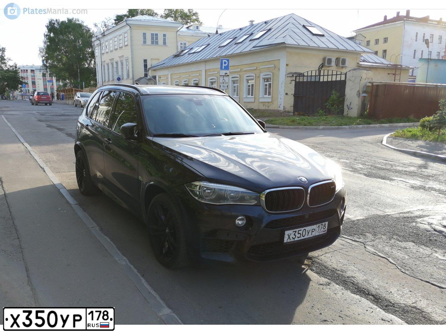 Фото автомобиля BMW X5M, 2017 — госномер Е074КХ178. Цвет: ТЕМНО-СИНИЙ 