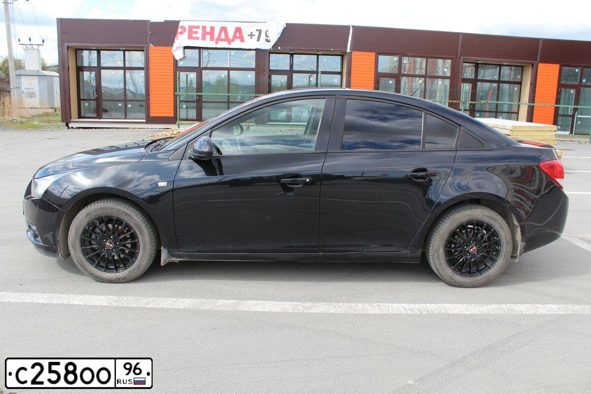 Фото автомобиля CHEVROLET CRUZE, 2011 — госномер С258ОО96. Цвет: ЧЕРНЫЙ