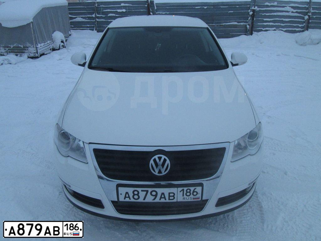 Фото автомобиля VOLKSWAGEN PASSAT, 2010 — госномер А879АВ186. Цвет: БЕЛЫЙ