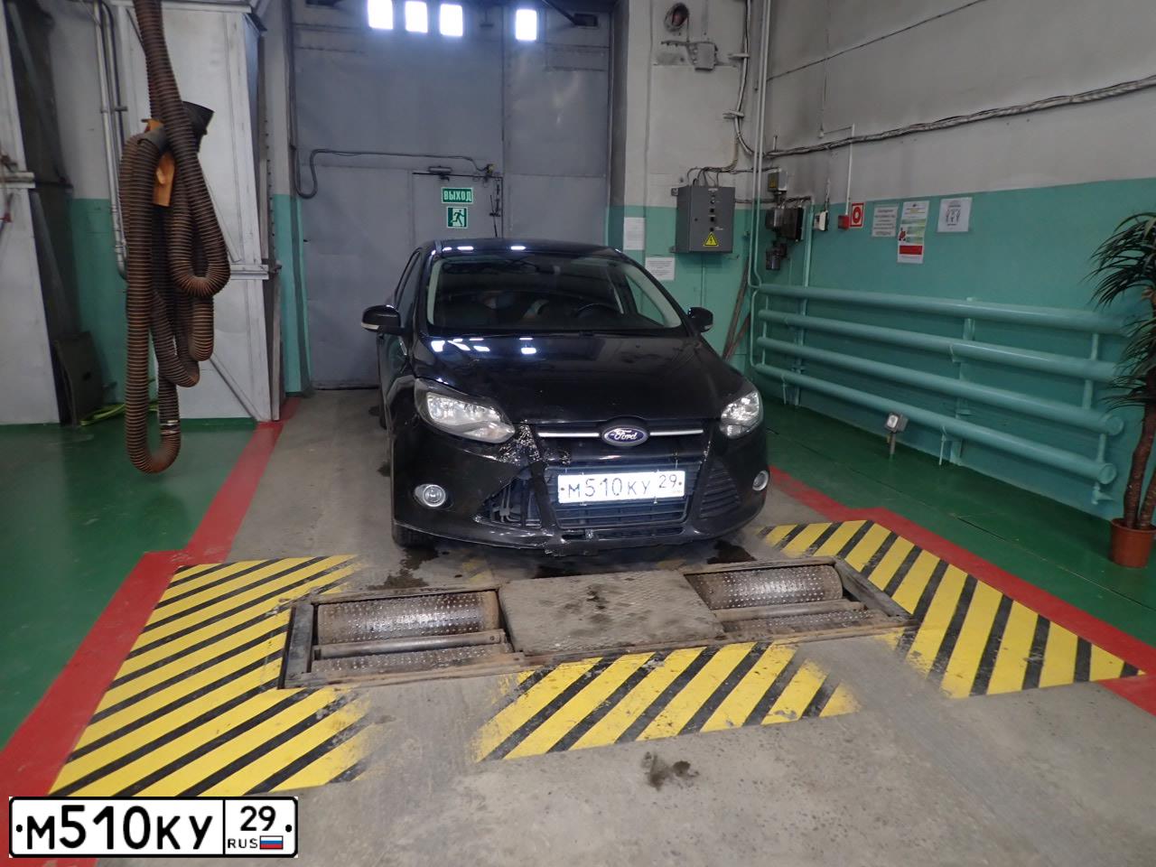 Фото автомобиля FORD FOCUS, 2013 — госномер М510КУ29. Цвет: ЧЕРНЫЙ