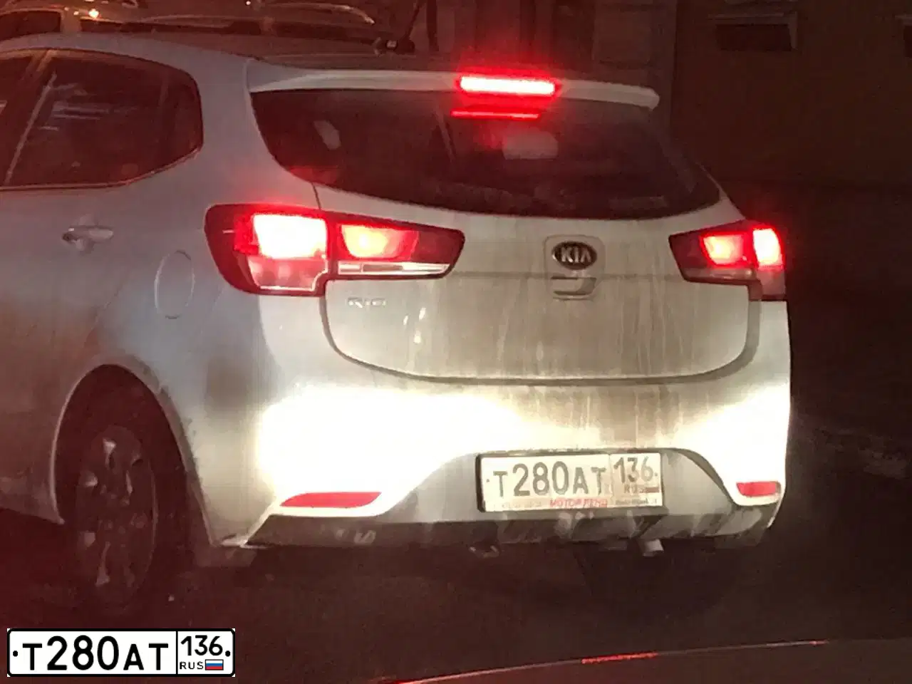 Фото автомобиля KIA RIO, 2017 — госномер Т280АТ136. Цвет: БЕЛЫЙ