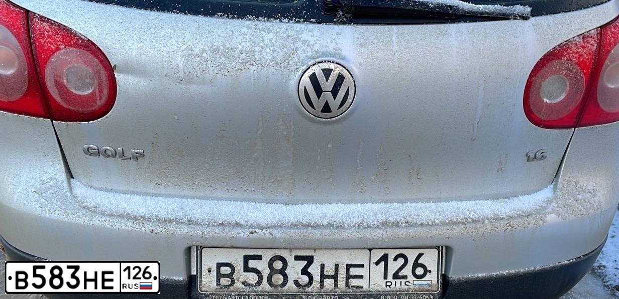 Фото автомобиля VOLKSWAGEN GOLF, 2005 — госномер В583НЕ126. Цвет: СЕРЕБРИСТЫЙ