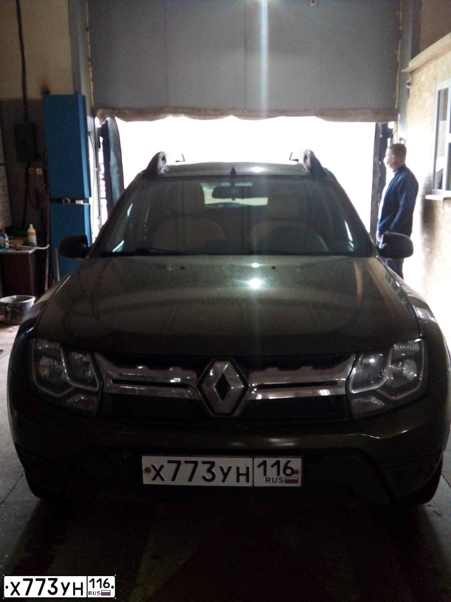 Фото автомобиля RENAULT DUSTER, 2016 — госномер В151ТХ12. Цвет: Зеленый