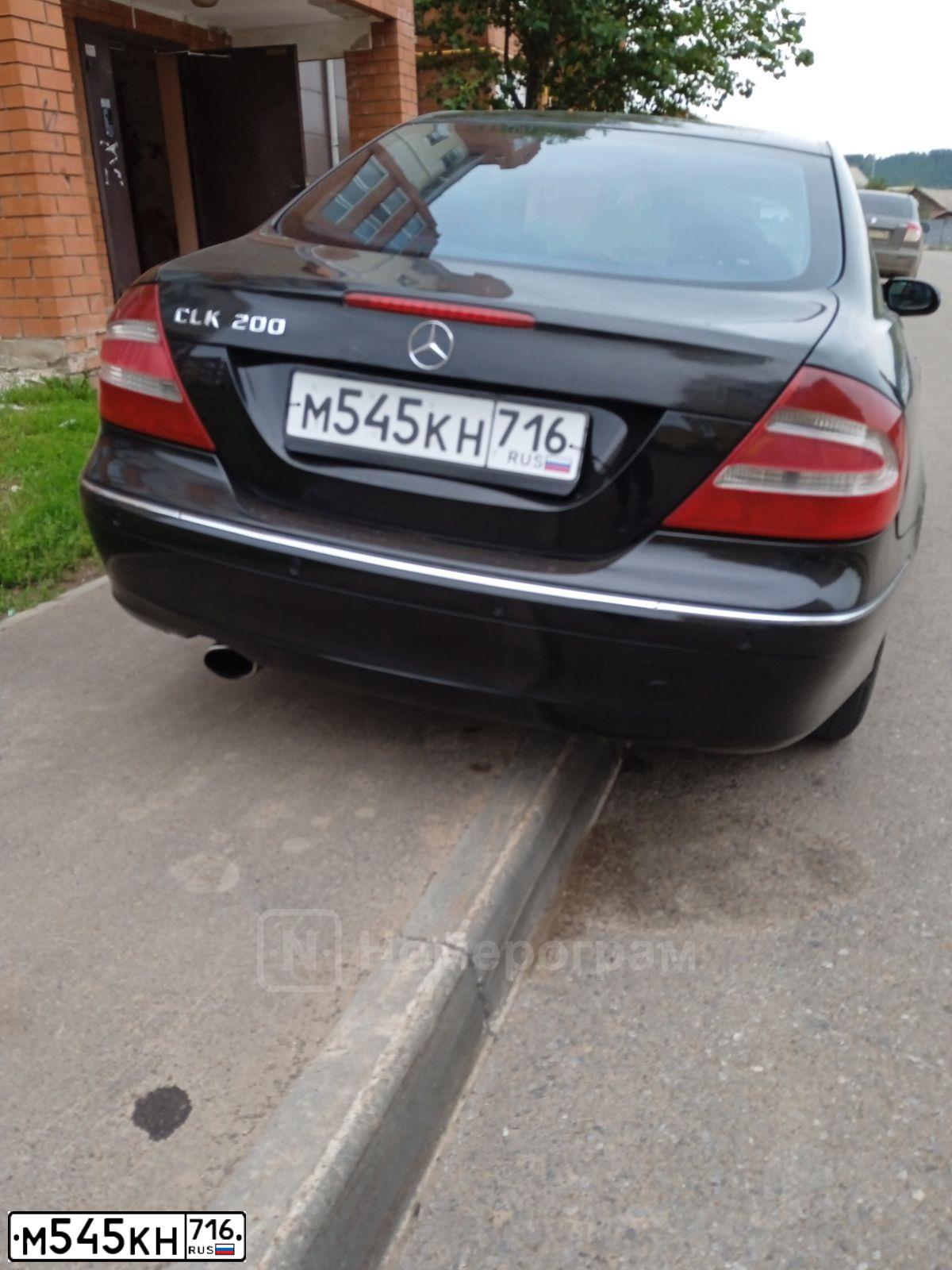 Фото автомобиля MERCEDES CLK-KLASSE, 2003 — госномер М545КН716. Цвет: ЧЕРНЫЙ