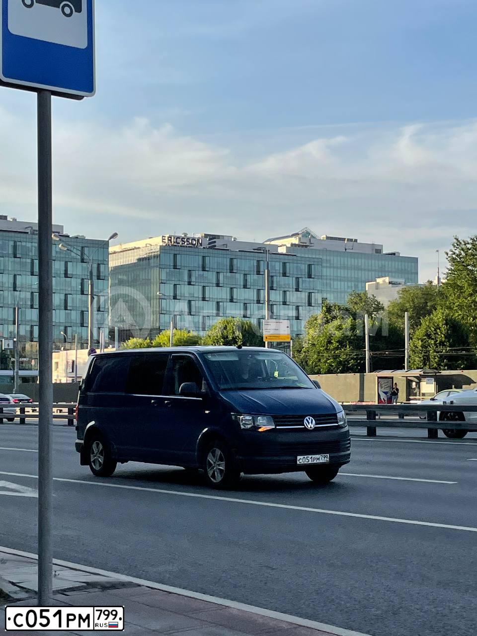 Фото автомобиля VOLKSWAGEN TRANSPORTER, 2019 — госномер С051РМ799