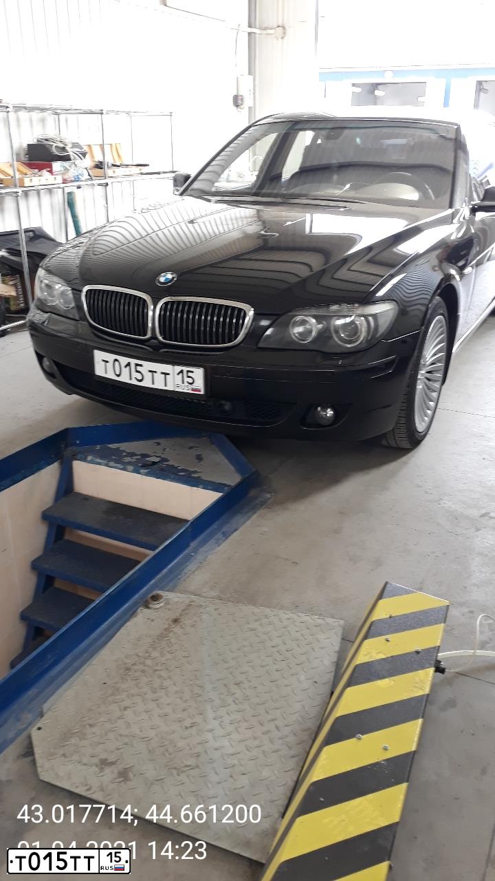 Фото автомобиля BMW SERIE 7, 2006 — госномер Т015ТТ15. Цвет: ЧЕРНЫЙ