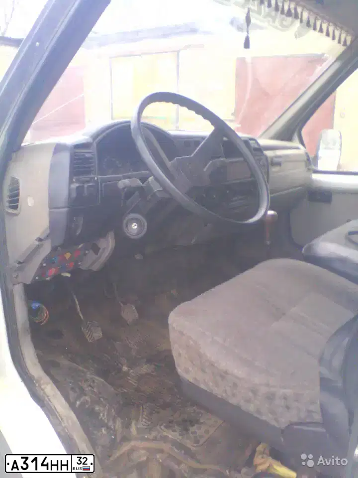 Фото автомобиля GAZ 3302 GAZEL, 2003 — госномер Н182ОН32. Цвет: СНЕЖНО-БЕЛЫЙ