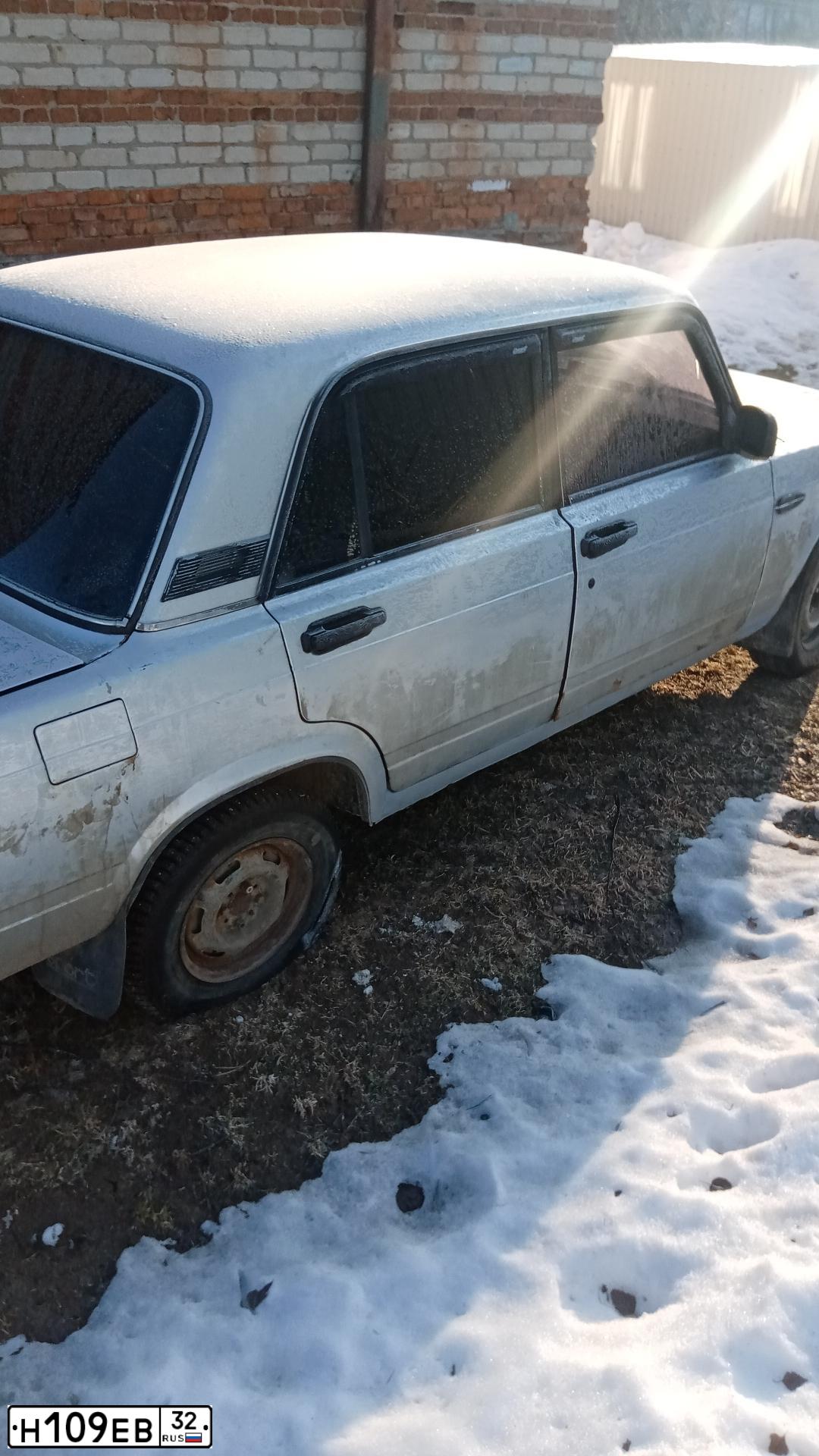Фото автомобиля LADA 2107 LADA, 2010 — госномер Н109ЕВ32. Цвет: СВЕТЛО-СЕРЕБРИСТЫЙ МЕТАЛЛ