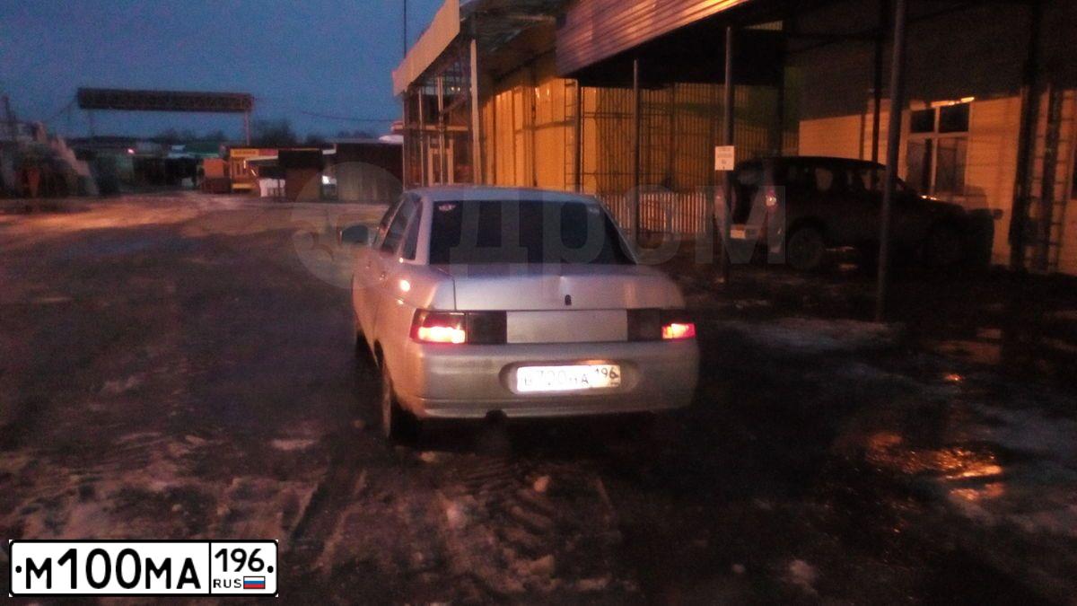 Фото автомобиля LADA VESTA, 2019 — госномер М100МА196. Цвет: серый