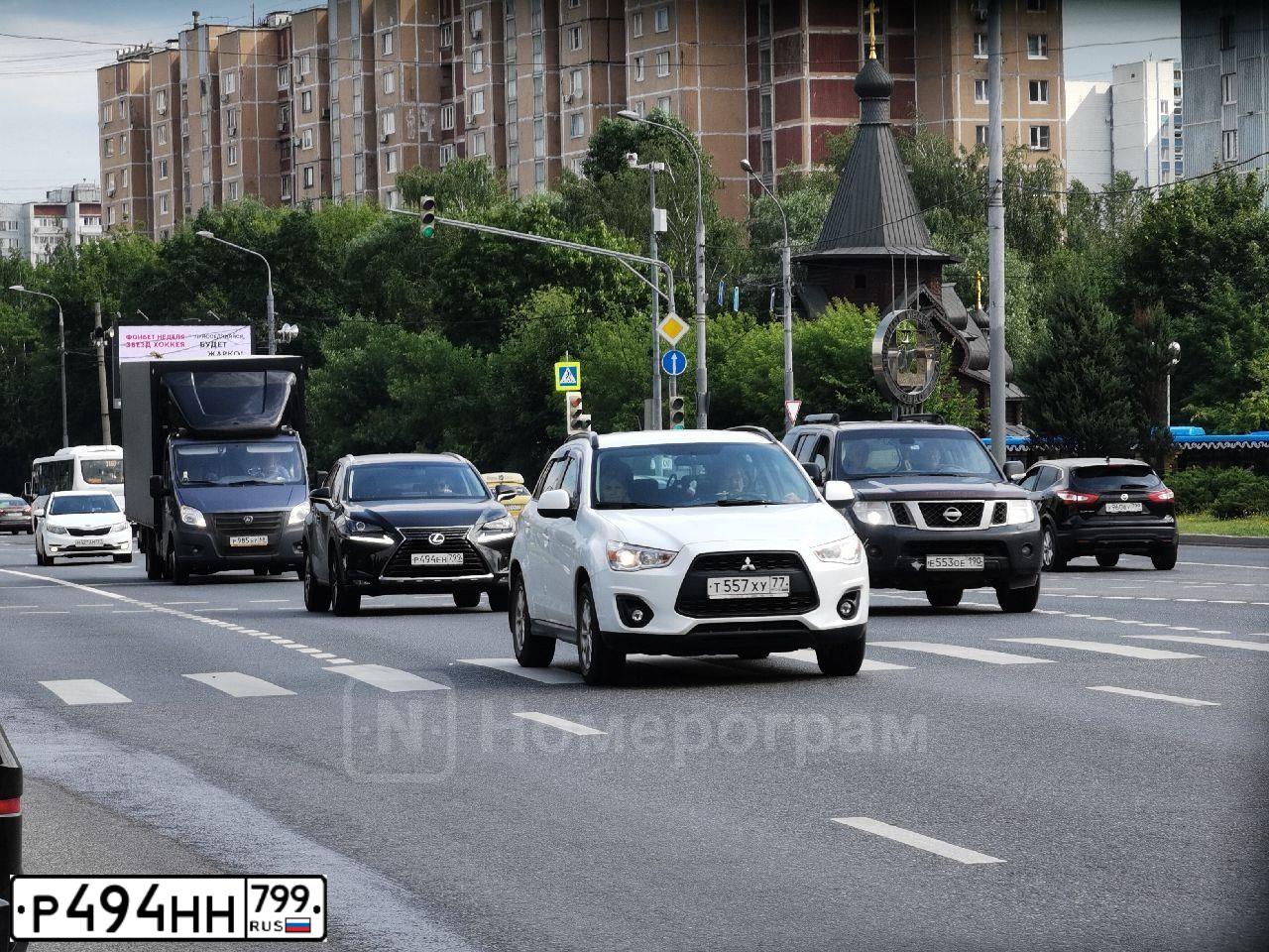 Фото автомобиля BENTLEY CONTINENTAL, 2011 — госномер М591МА977. Цвет: БЕЖЕВЫЙ