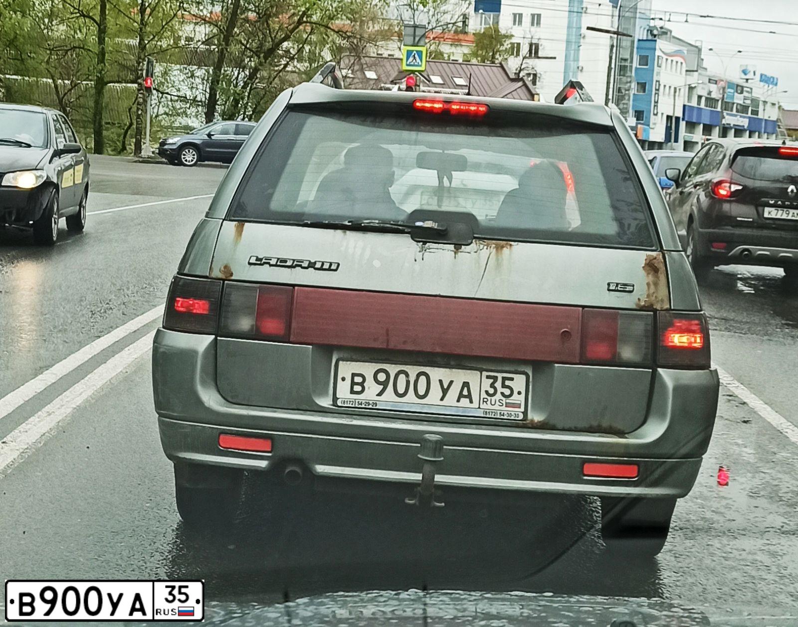 Фото автомобиля LADA 2111, 2008 — госномер В900УА35. Цвет: СРЕДНИЙ СЕРО-ЗЕЛЕНЫЙ МЕТАЛЛ