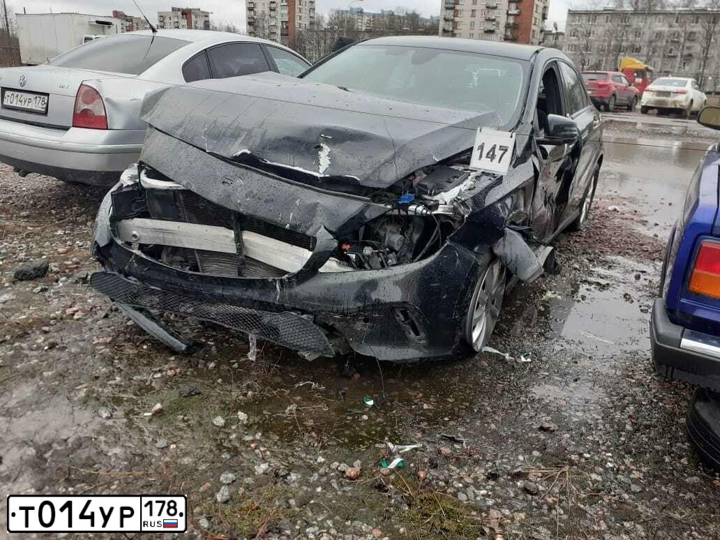 Фото автомобиля VOLKSWAGEN PASSAT, 2004 — госномер К125ОЕ147. Цвет: Серебристый