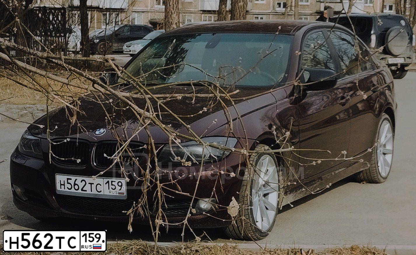 Фото автомобиля BMW SERIE 3, 2008 — госномер М016ОЕ178. Цвет: Красный