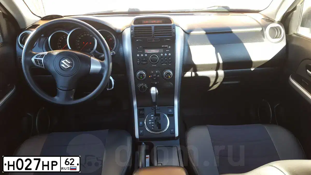 Фото автомобиля SUZUKI /GRAND/ VITARA, 2008 — госномер Н295ВА65. Цвет: БЕЖЕВЫЙ