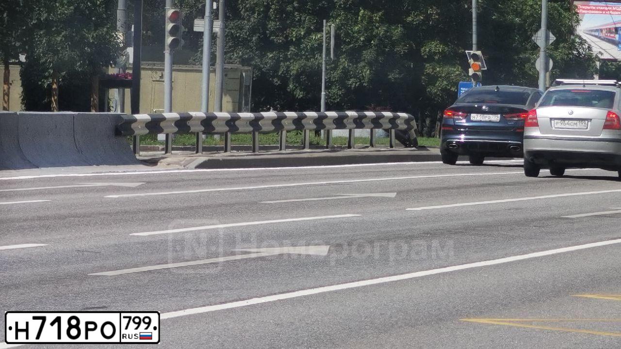 Фото автомобиля MERCEDES E-KLASSE, 2019 — госномер Н711КН550. Цвет: ЧЕРНЫЙ