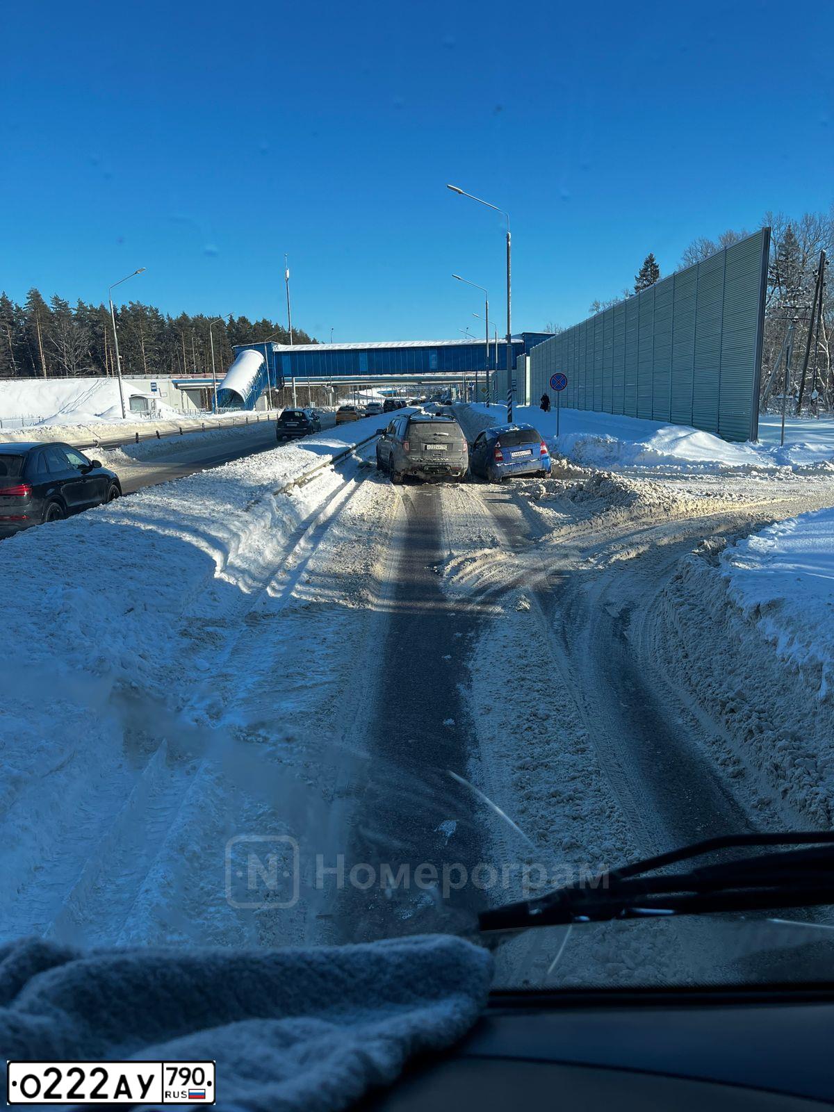 Фото автомобиля FORD EXPLORER, 2013 — госномер О222АУ790. Цвет: ЧЕРНЫЙ