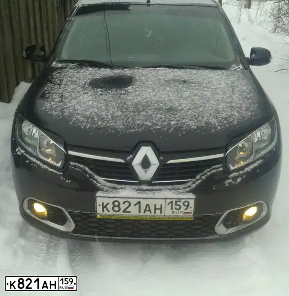 Фото автомобиля RENAULT SANDERO, 2015 — госномер М602АТ18. Цвет: ЧЕРНЫЙ