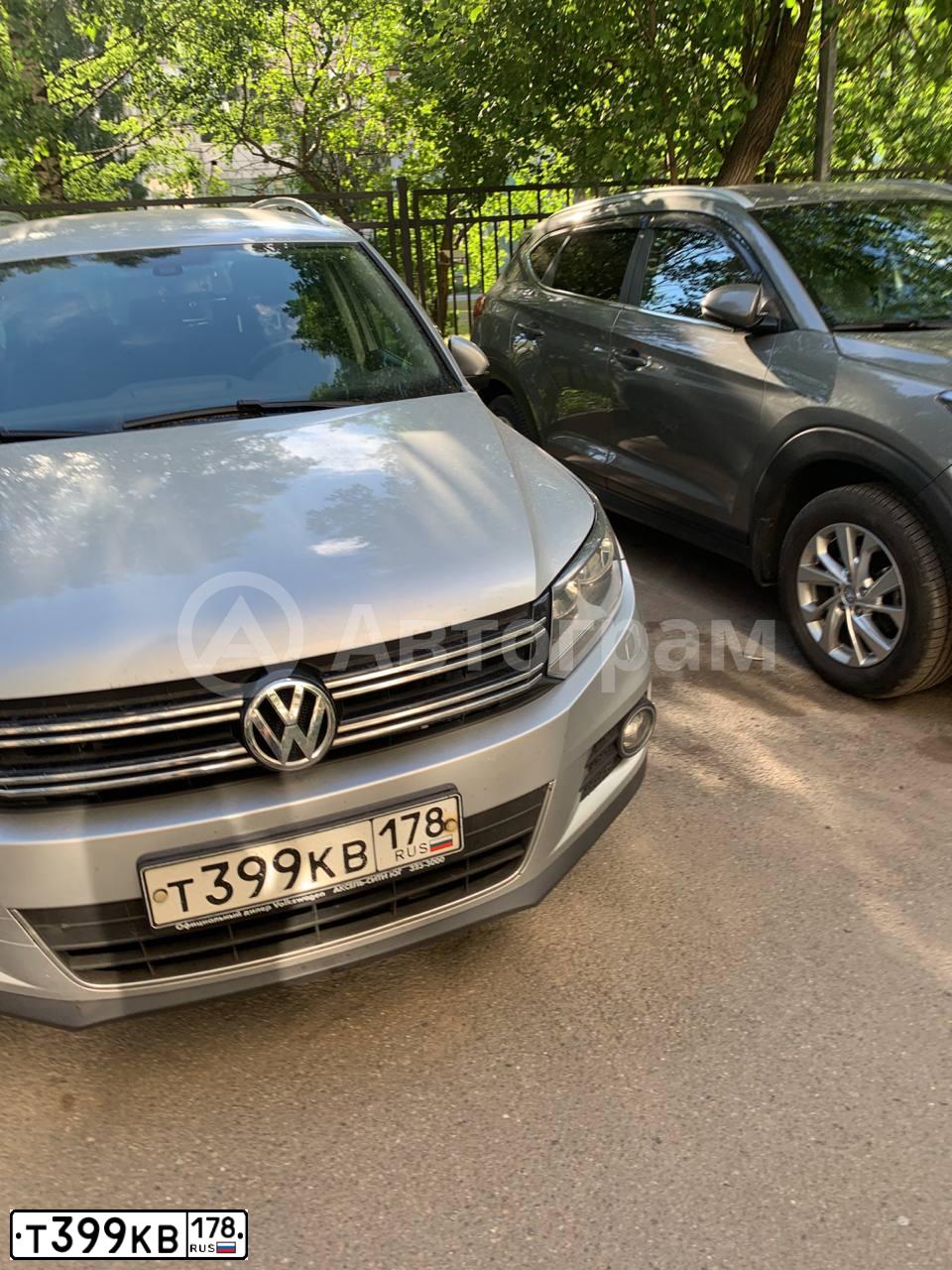 Фото автомобиля VOLKSWAGEN TIGUAN, 2013 — госномер Р401РО178. Цвет: СЕРЕБРИСТЫЙ