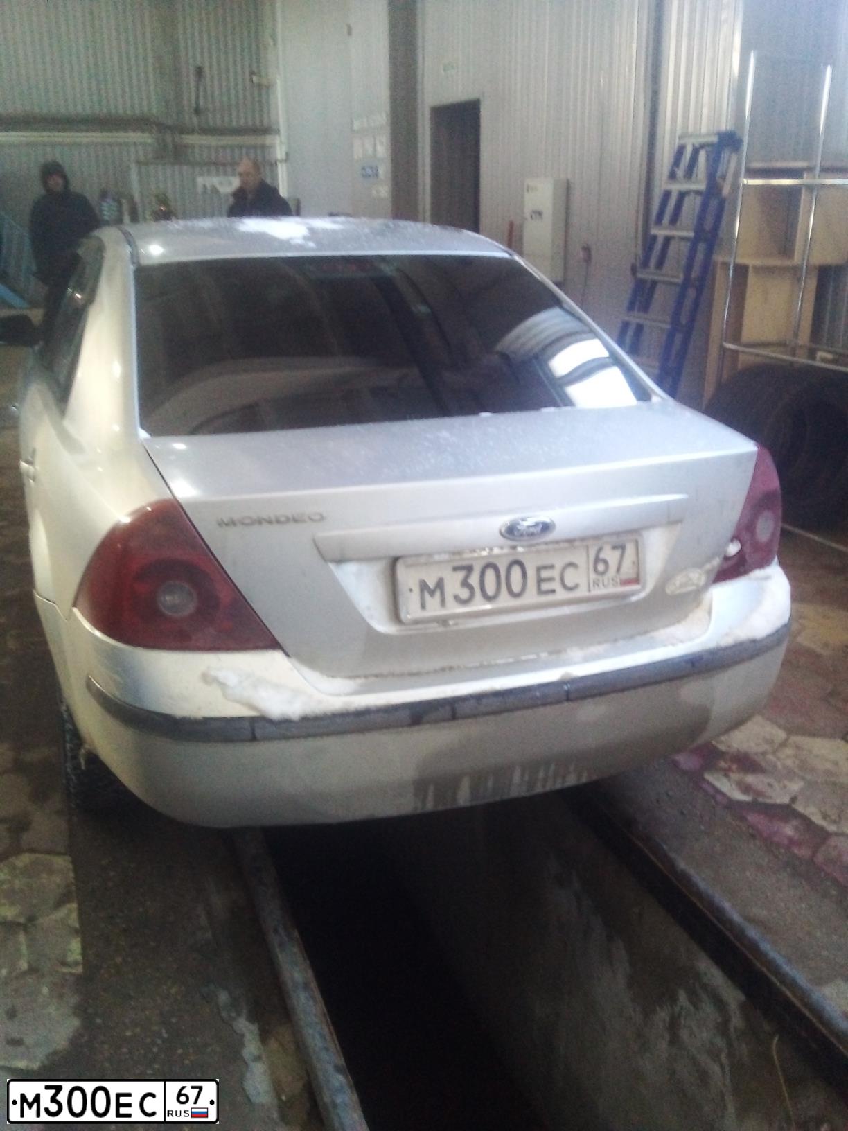 Фото автомобиля FORD MONDEO, 2001 — госномер М300ЕС67. Цвет: ФИОЛЕТОВЫЙ