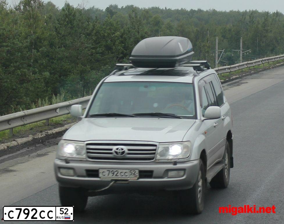 Фото автомобиля TOYOTA LANDCRUISER, 2007 — госномер С792СС52. Цвет: СВЕТЛО-СЕРЫЙ