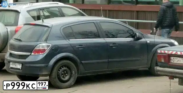 Фото автомобиля RENAULT LOGAN, 2013 — госномер Е668РР193. Цвет: СВЕТЛО-СЕРЫЙ