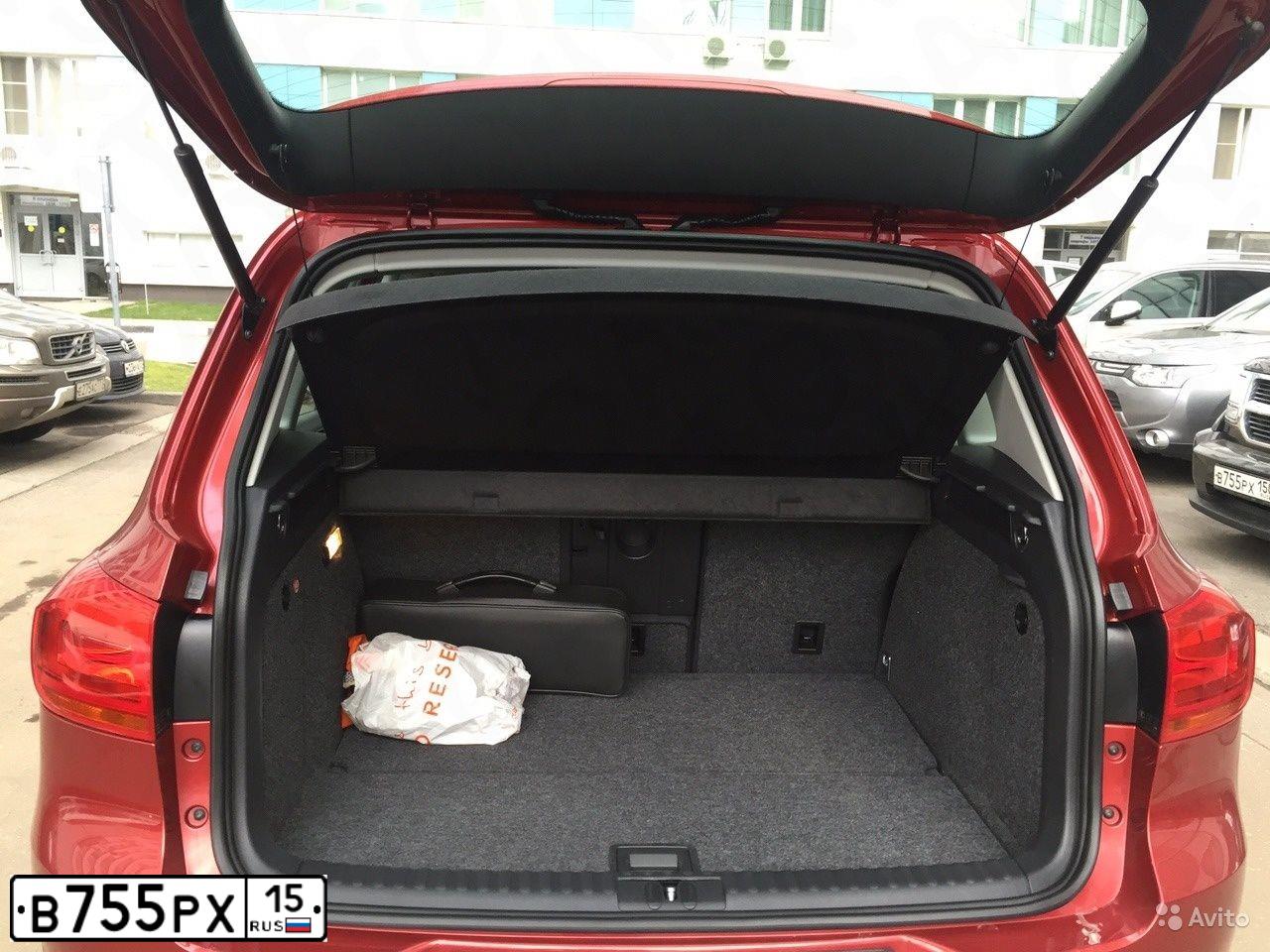 Фото автомобиля CHRYSLER GRAND VOYAGER, 2003 — госномер В755РХ15. Цвет: ЧЕРНЫЙ