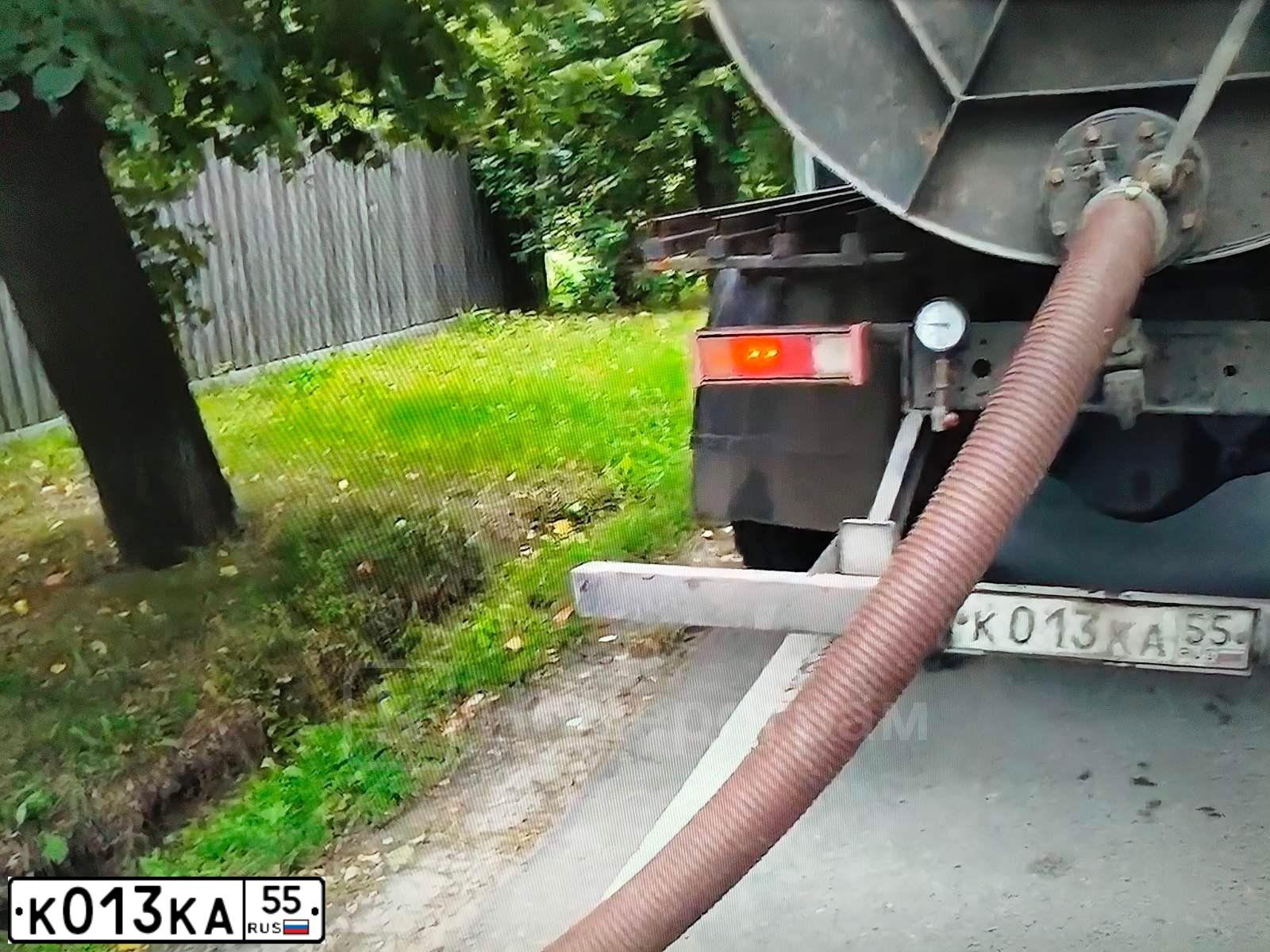 Фото автомобиля ZIL 433360 /4X2/, 2003 — госномер К013КА55. Цвет: СЕРЫЙ
