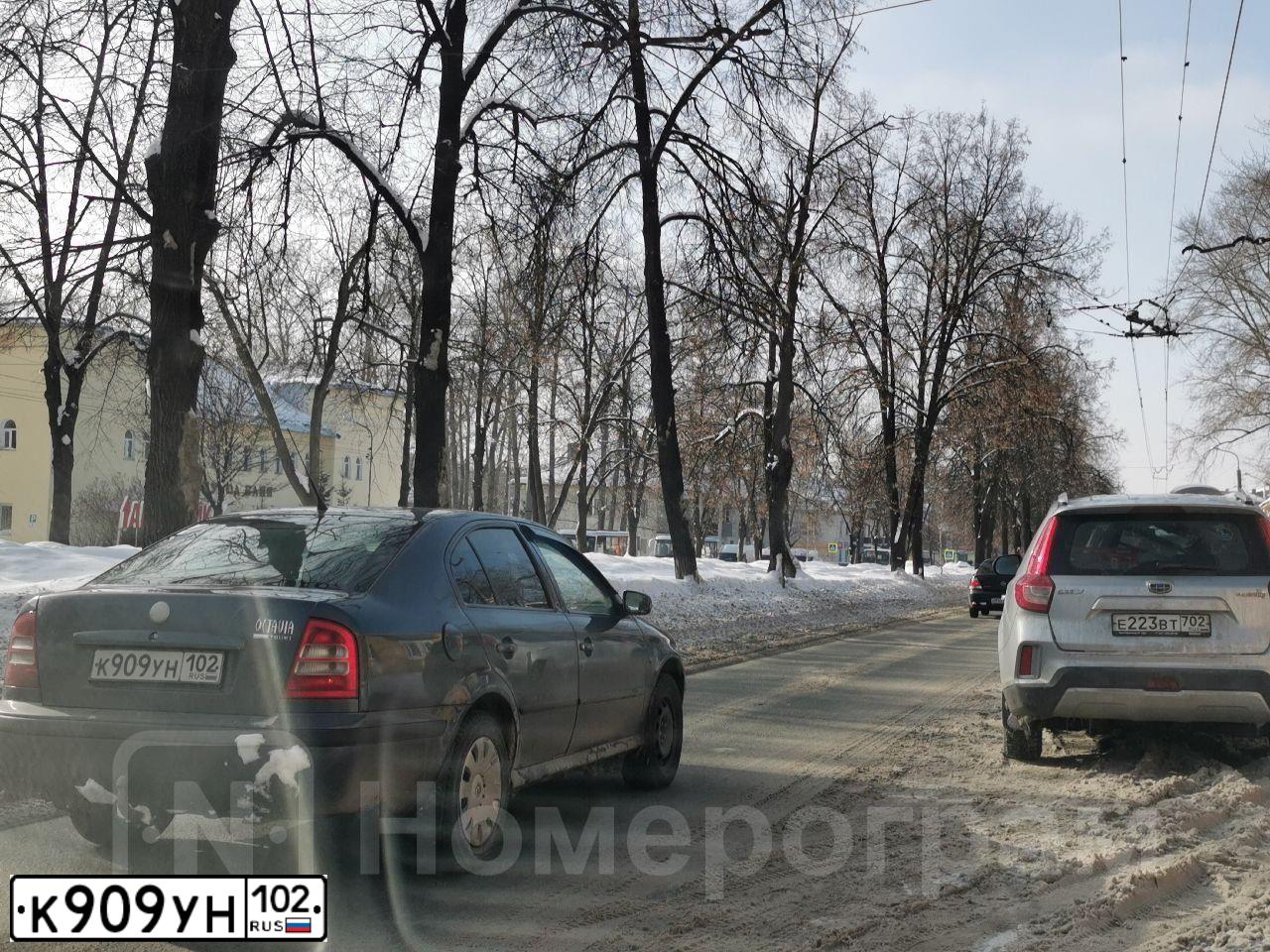 Фото автомобиля SKODA OCTAVIA, 2008 — госномер А554АК252. Цвет: ТЕМНО-СЕРЫЙ