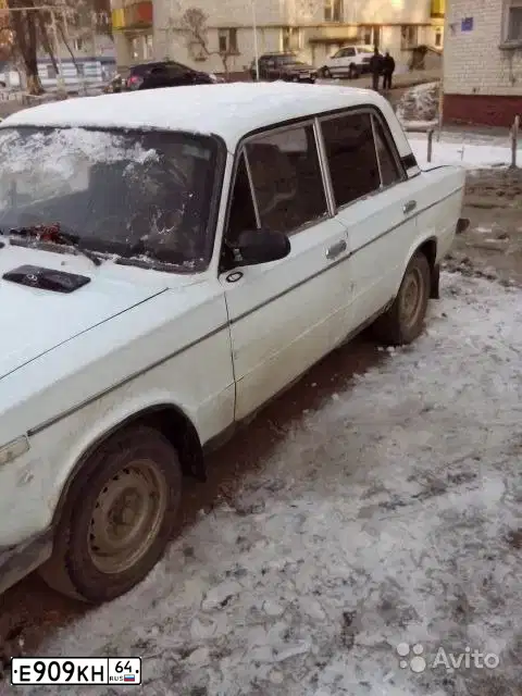 Фото автомобиля LADA 2106, 1998 — госномер М513ВР64. Цвет: ЯРКО БЕЛЫЙ