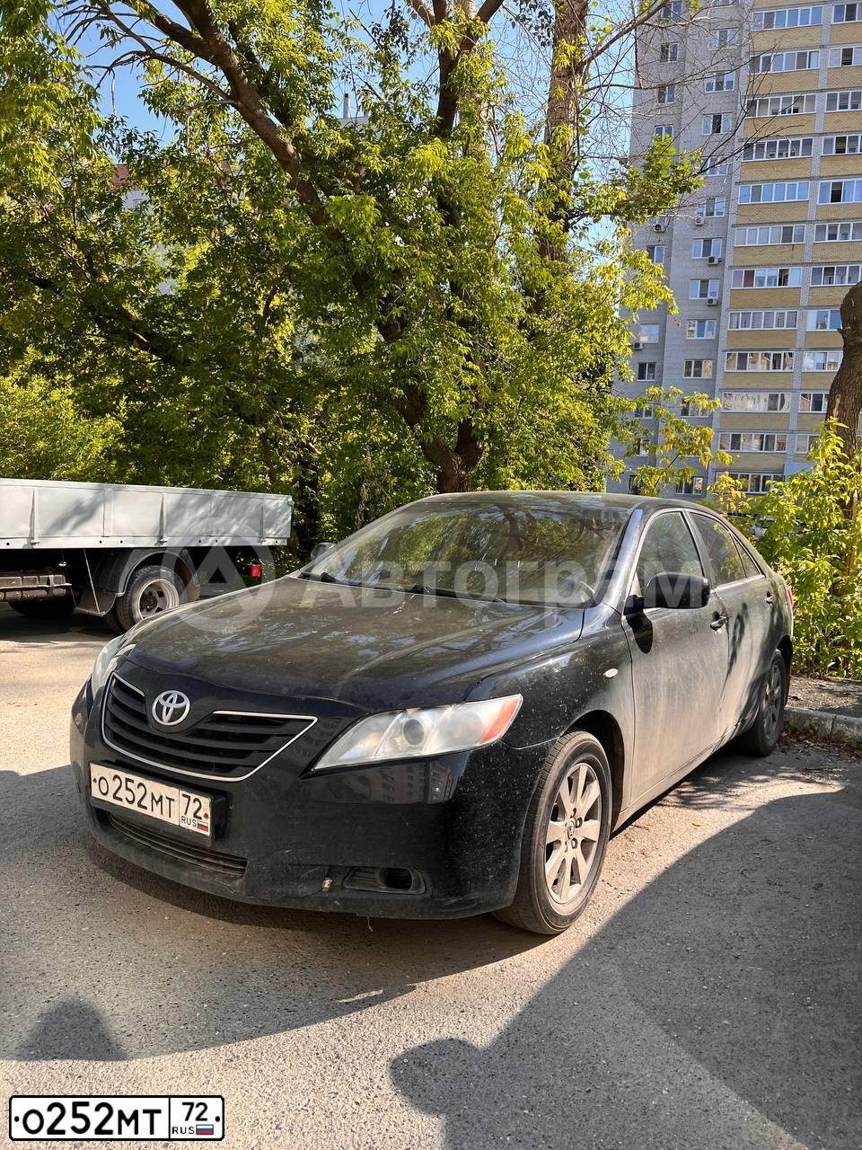 Фото автомобиля TOYOTA CAMRY, 2008 — госномер О252МТ72. Цвет: ЧЕРНЫЙ
