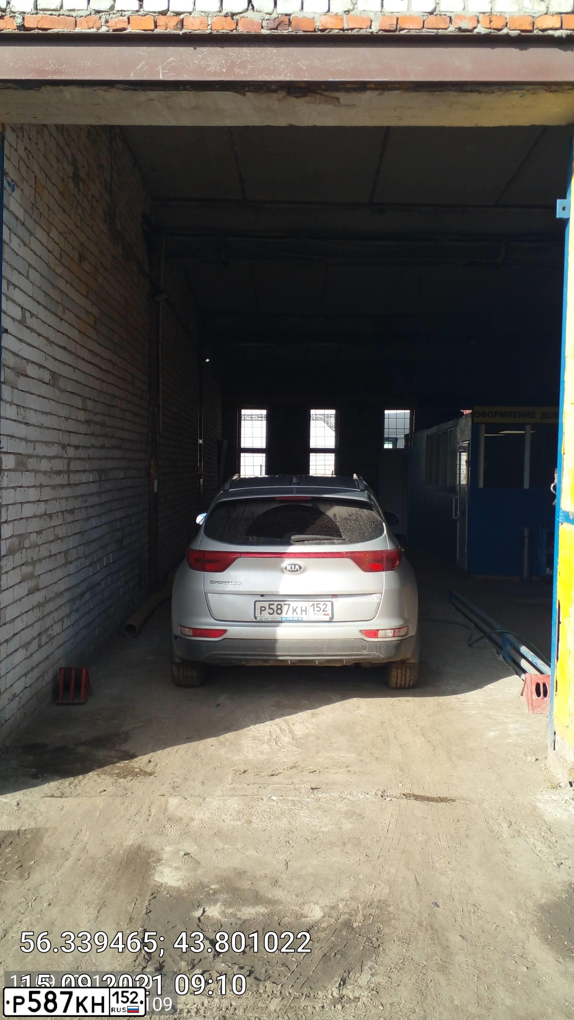 Фото автомобиля KIA SPORTAGE, 2016 — госномер Р587КН152. Цвет: серебристый