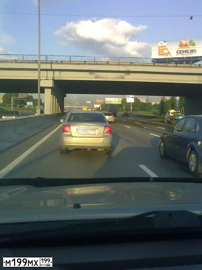 Фото автомобиля TOYOTA AVENSIS, 2008 — госномер Х656НН790. Цвет: СВЕТЛО-ЗЕЛЕНЫЙ